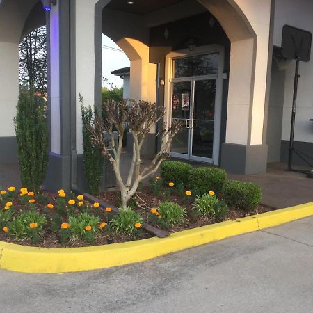 Muskogee Inn And Suites מראה חיצוני תמונה