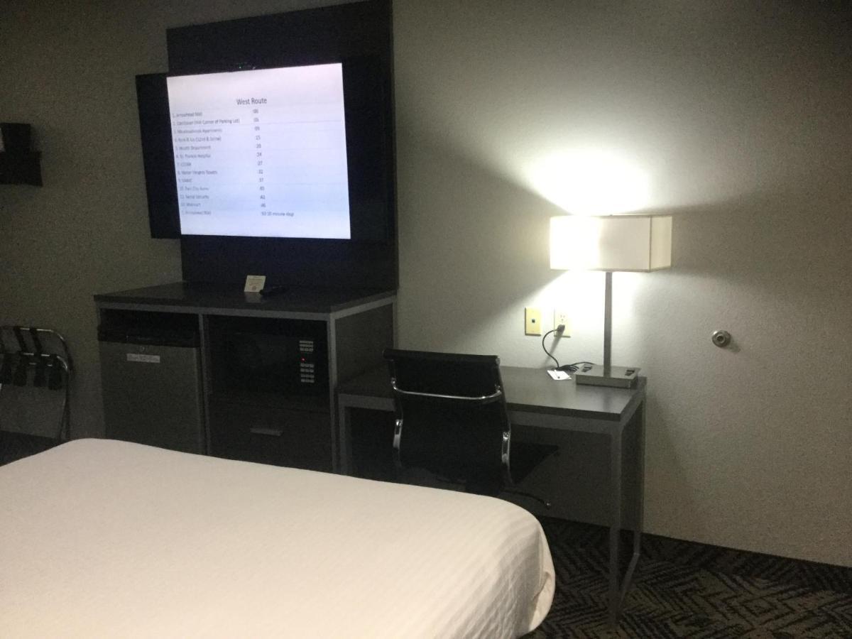 Muskogee Inn And Suites מראה חיצוני תמונה