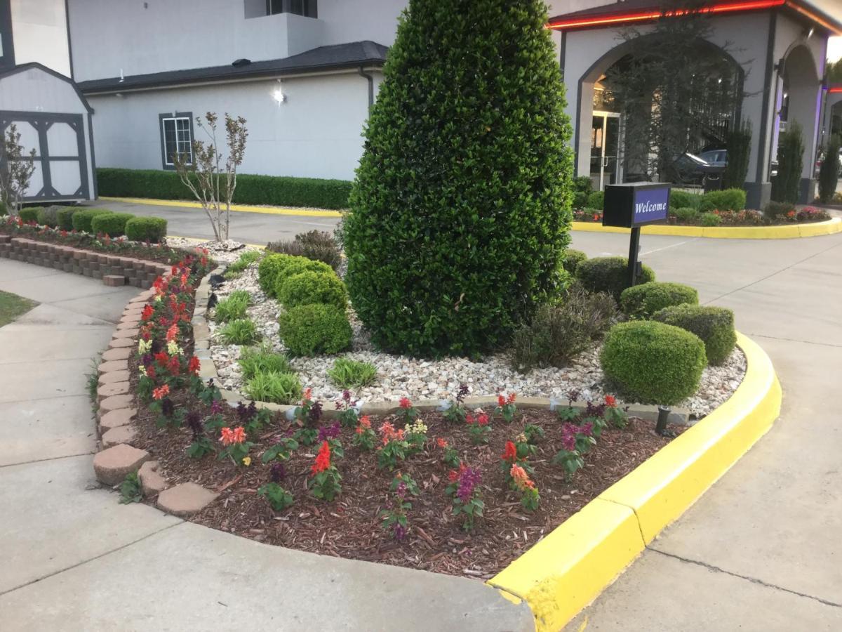 Muskogee Inn And Suites מראה חיצוני תמונה
