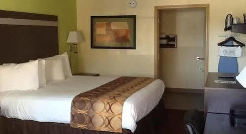 Muskogee Inn And Suites מראה חיצוני תמונה
